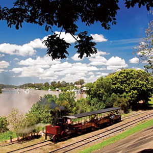 Scenic steam train tour along the Mary River